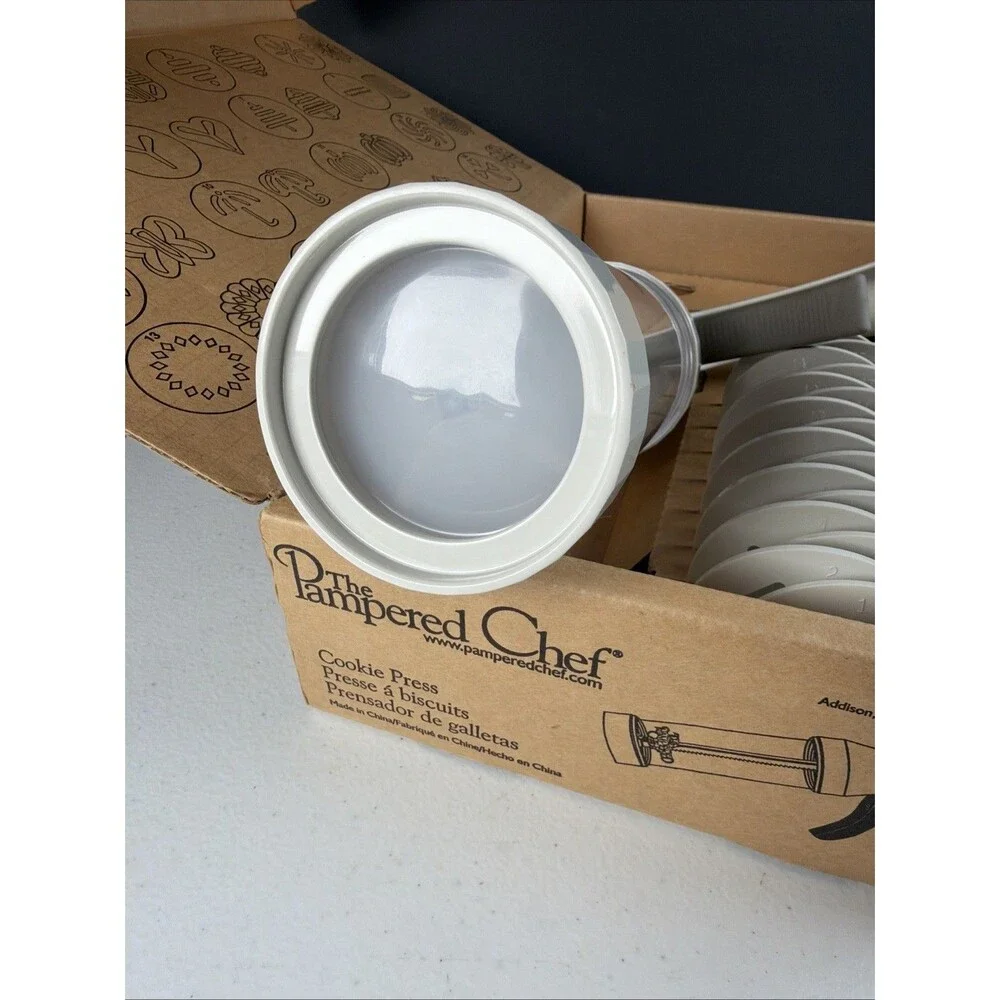 Pampered Chef Cookie Press 1525 with 16 Discs Original Box Complete